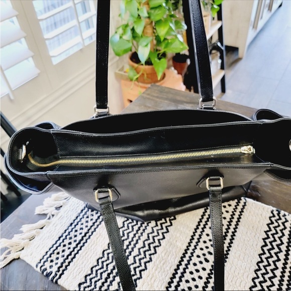 S O L D ‼️Coach Diaper Bag - Picture 4 of 8